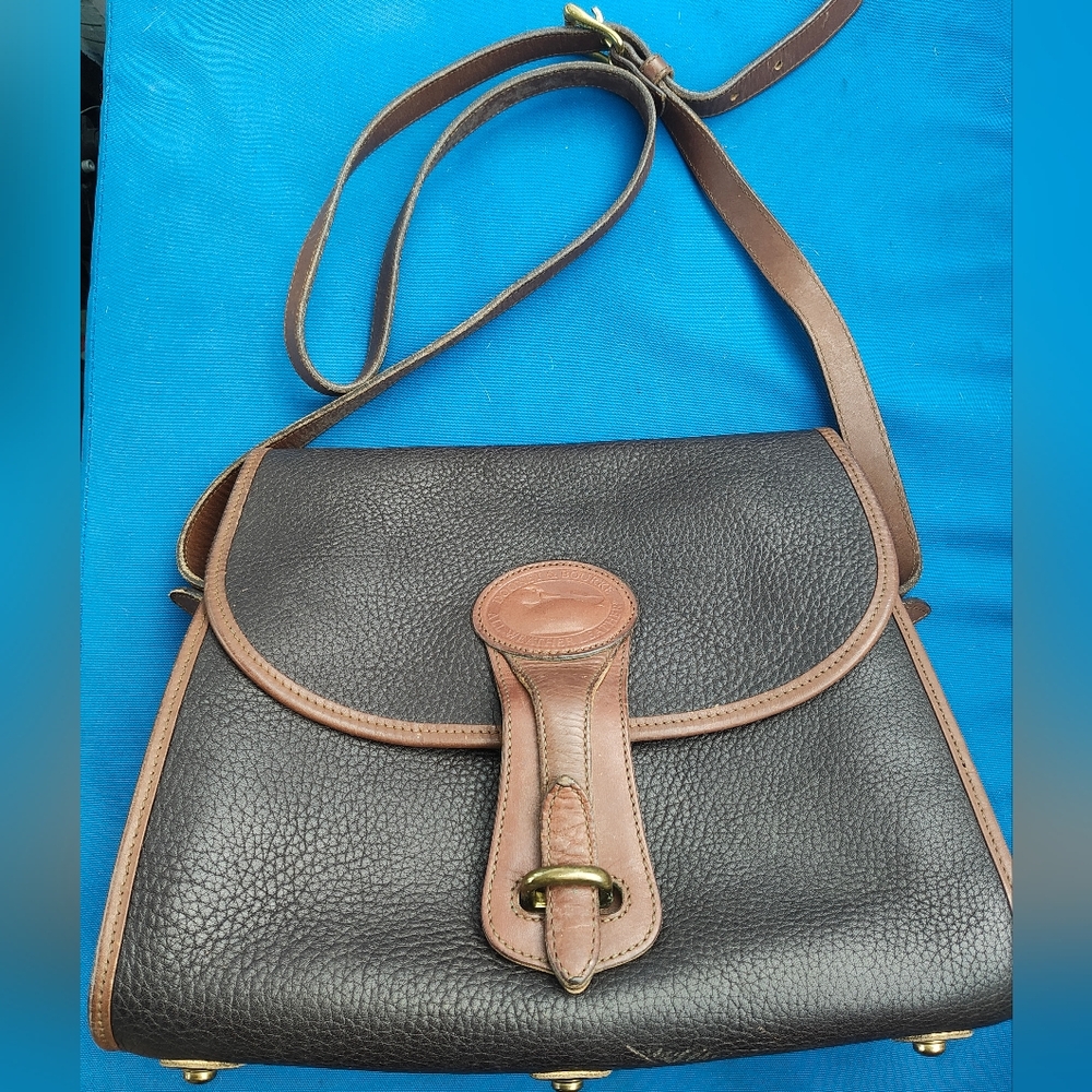Authentic Vtg Dooney & Bourke purse